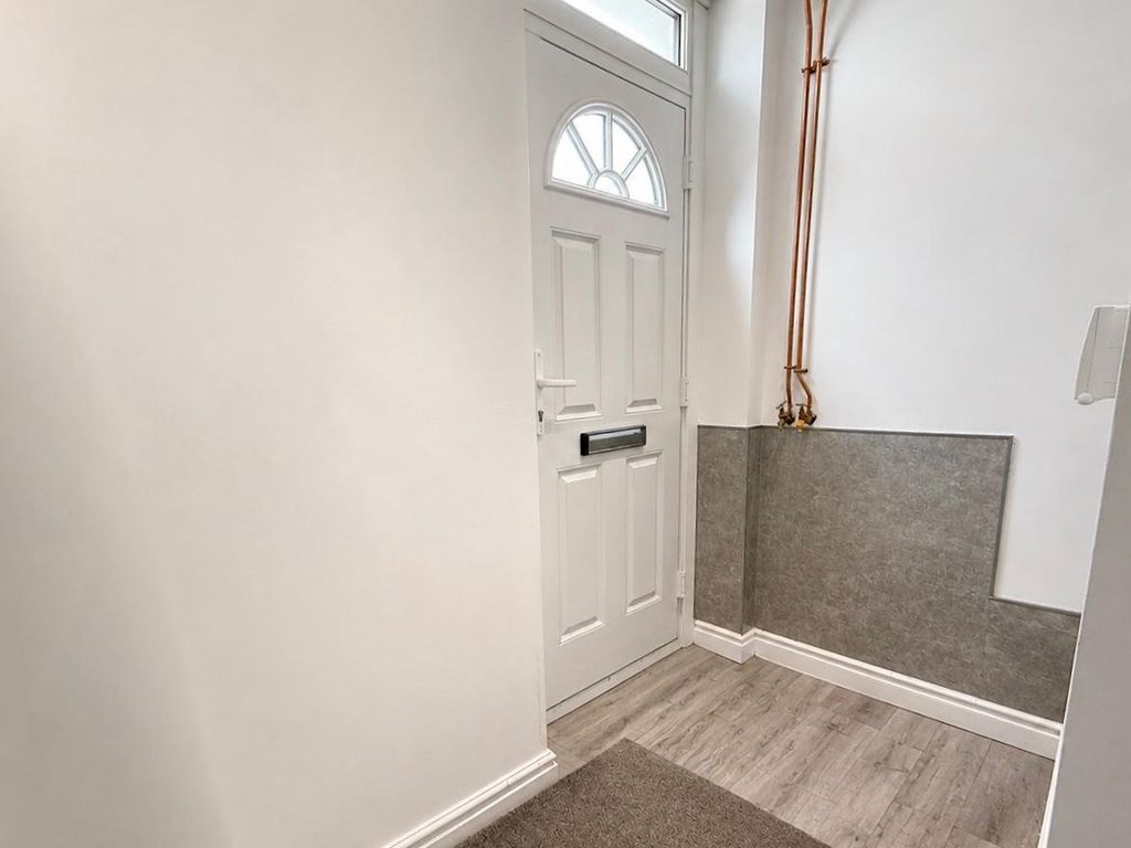 Property photo 2 of 19 Picture No. 27