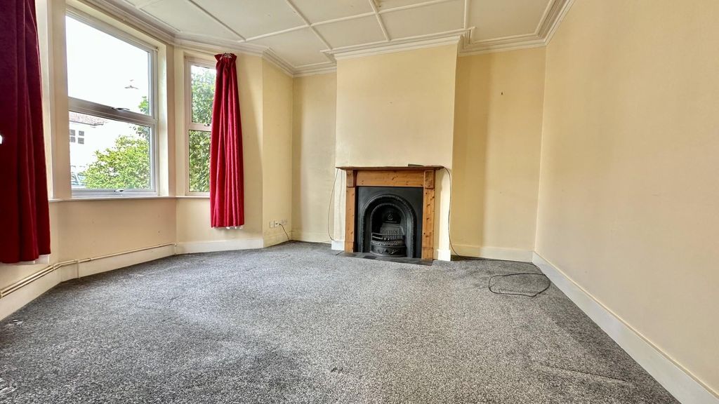 Property photo 3 of 21