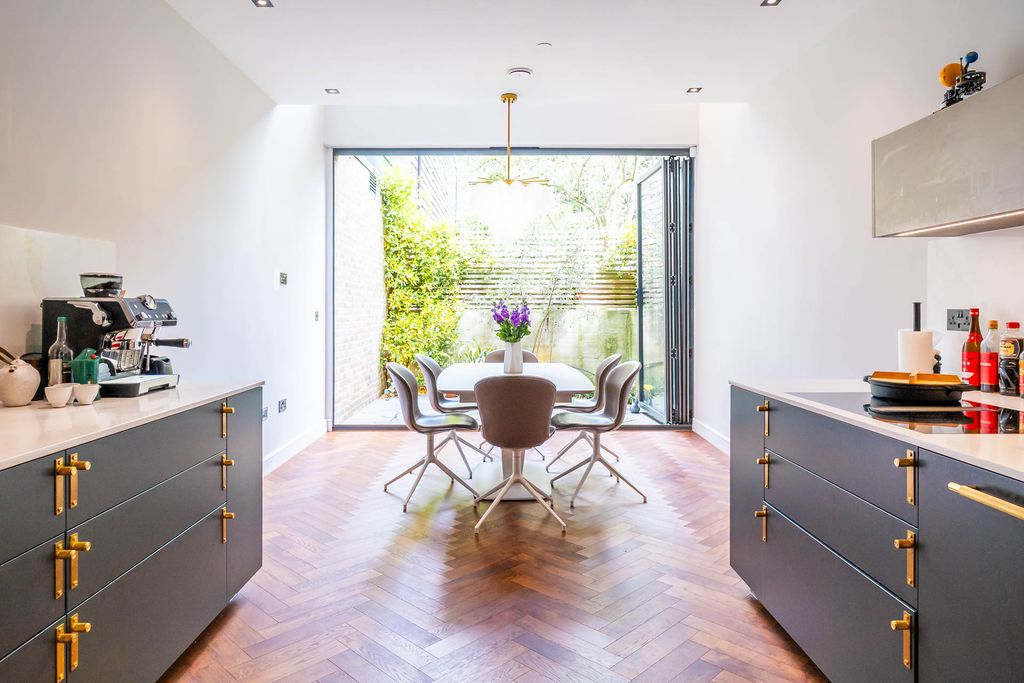 Property photo 2 of 19 Ndb06272