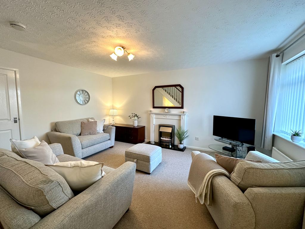 Property photo 2 of 23