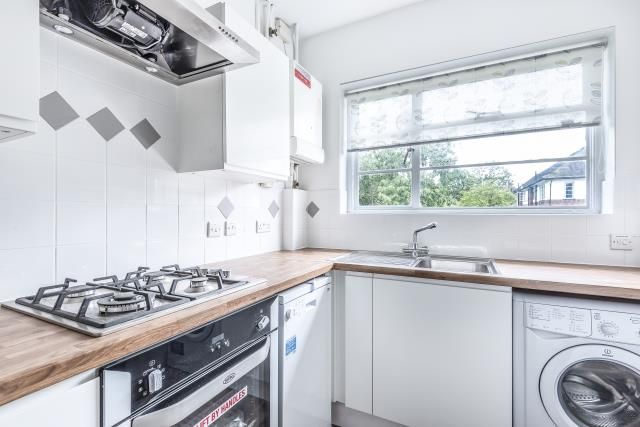 Property photo 2 of 10 Kitchen