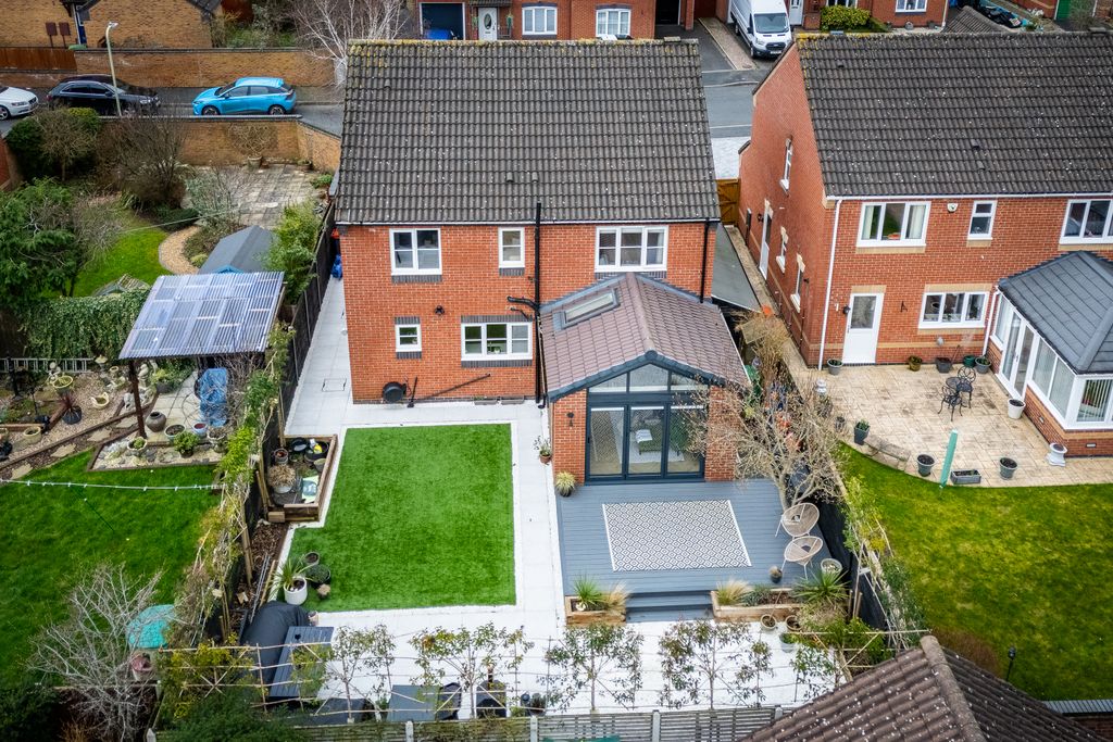 Property photo 2 of 25