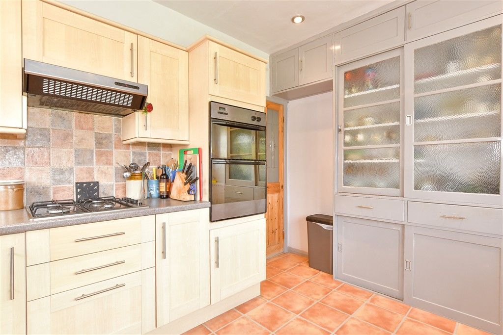 Property photo 2 of 12 Kitchen