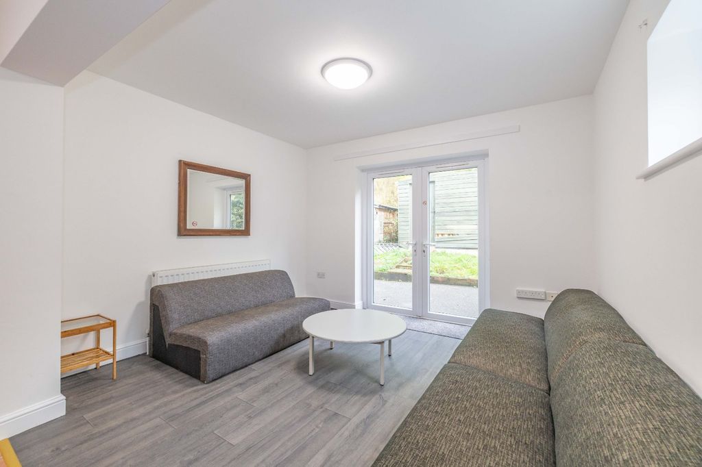 Property photo 3 of 13 Picture 3