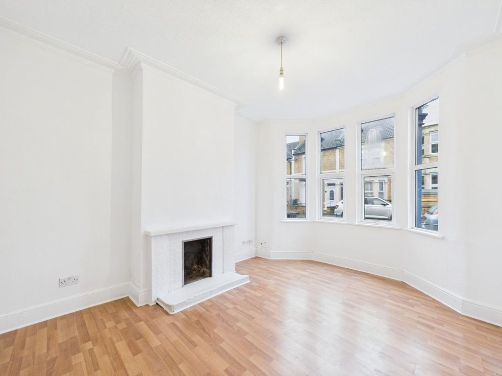 Property photo 2 of 27 Cam01530G0-Pr0371-Still001.Jpg