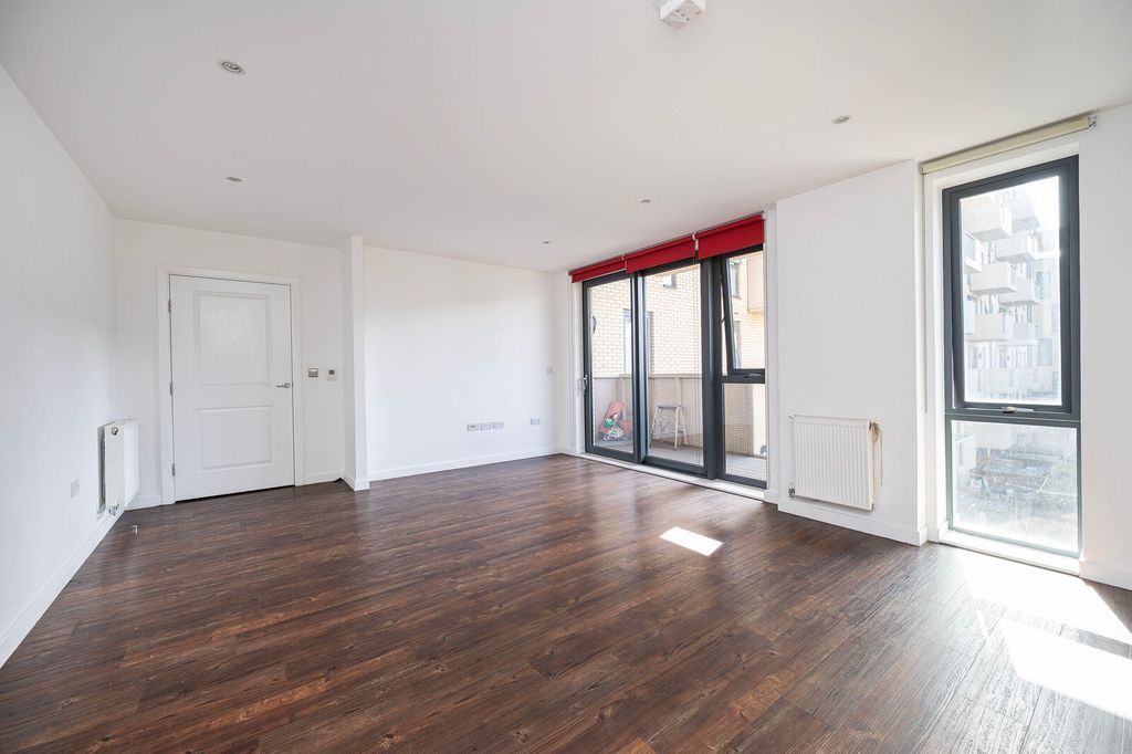 Property photo 2 of 9