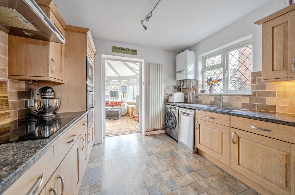 Property photo 3 of 30 1446801-17-69E630...