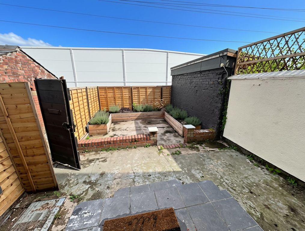 Property photo 2 of 8 Rear