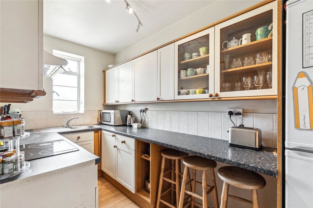 Property photo 3 of 8 Kitchen