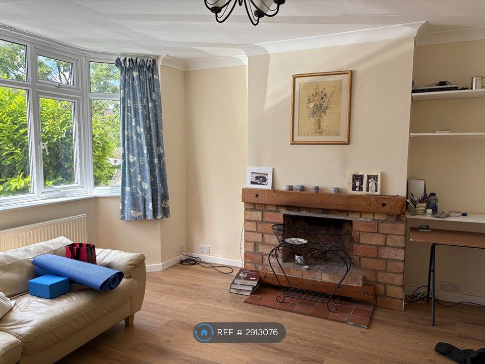 Property photo 2 of 11 Sitting Room 1