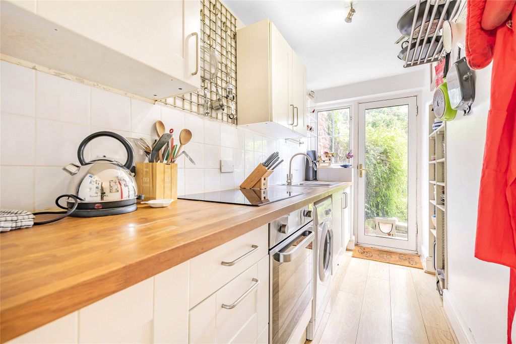 Property photo 3 of 14 Kitchen