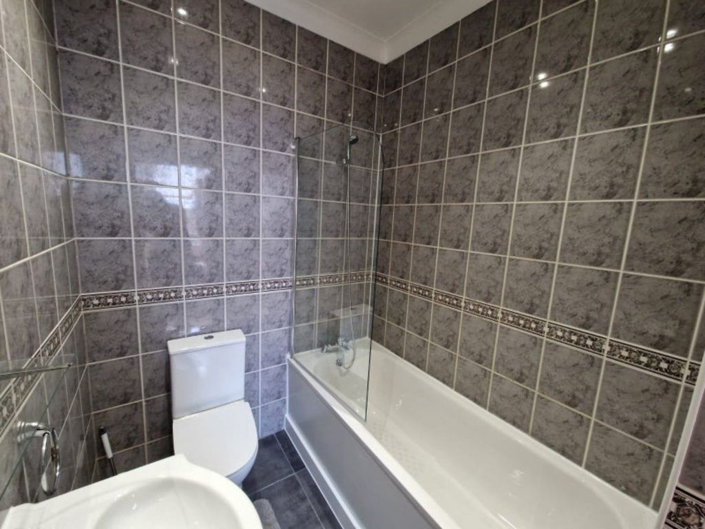 Property photo 3 of 5 Bathroom
