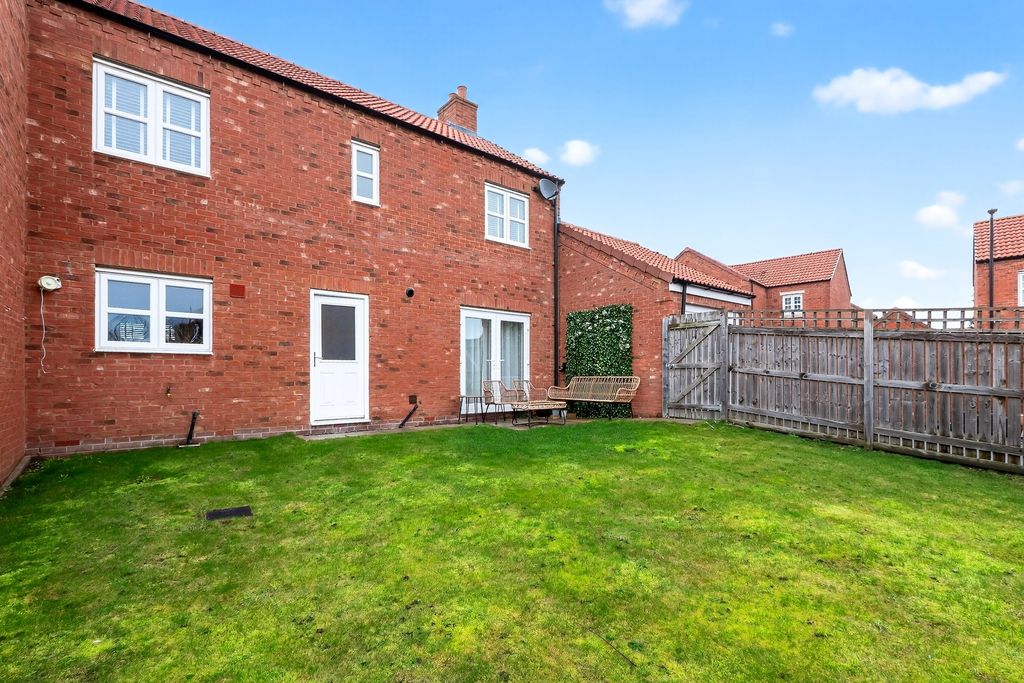 Property photo 2 of 19
