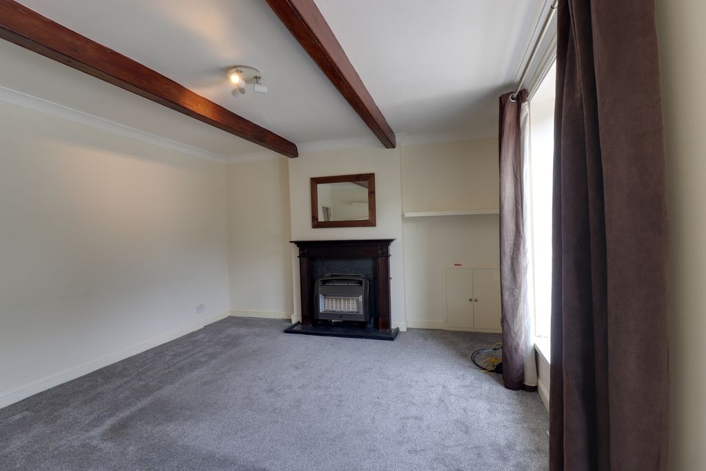 Property photo 3 of 13 Lounge 1