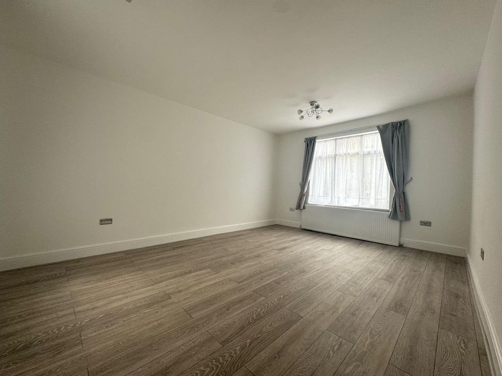 Property photo 2 of 13 Gallery