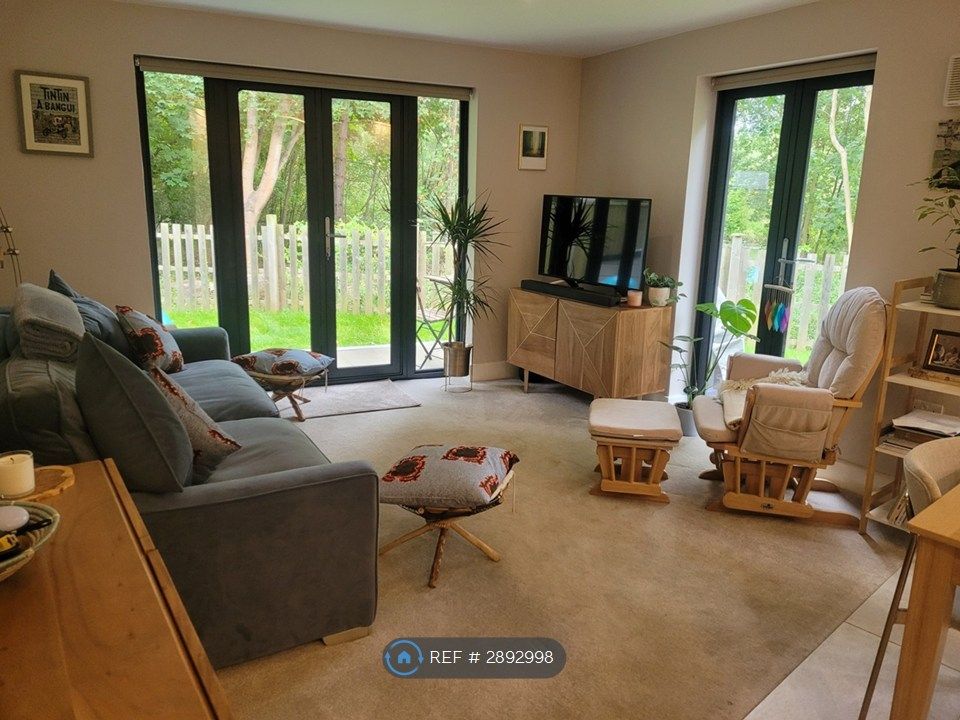 Property photo 1 of 22 Living Room