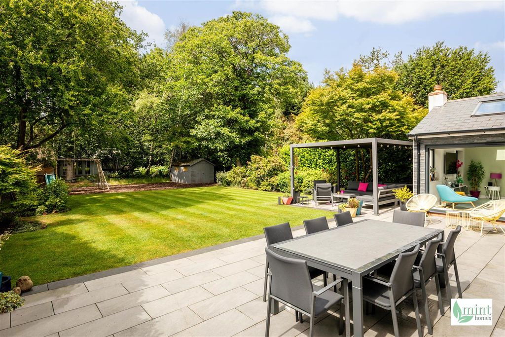 Property photo 3 of 39 Dartnell Park Road - Watermark-9.Jpg