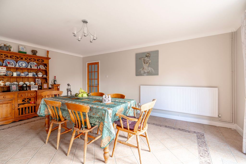 Property photo 2 of 26