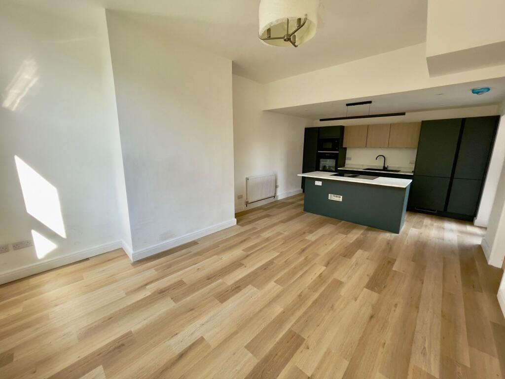 Property photo 3 of 6 Gallery