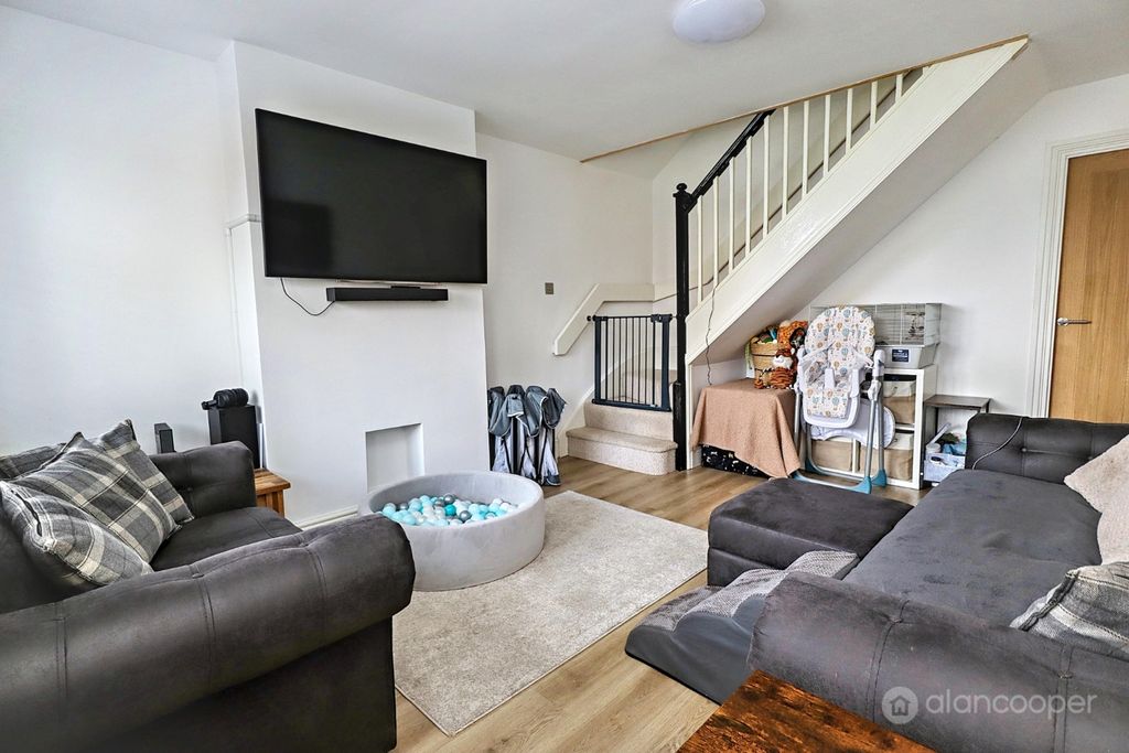 Property photo 2 of 21 5260504