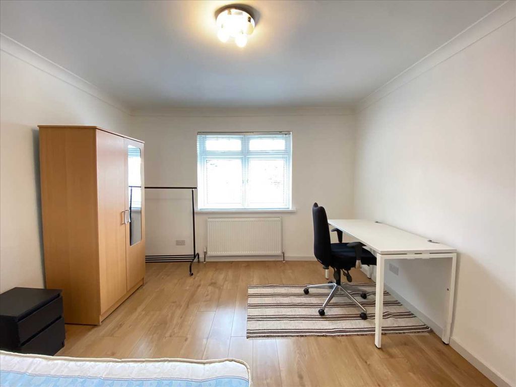 Property photo 1 of 5 Main Picture