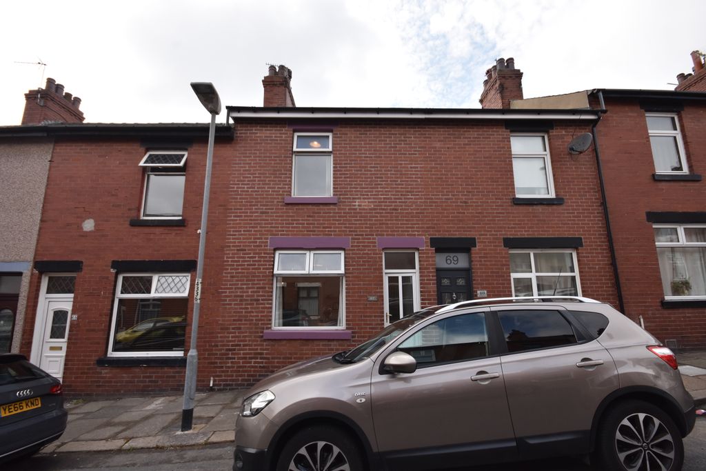 Property photo 1 of 17