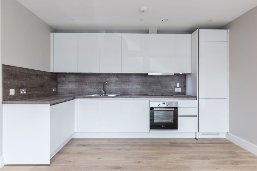 Property photo 1 of 11 Kitchen (Example)