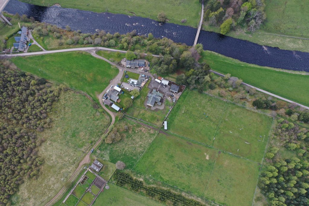 Property photo 3 of 5