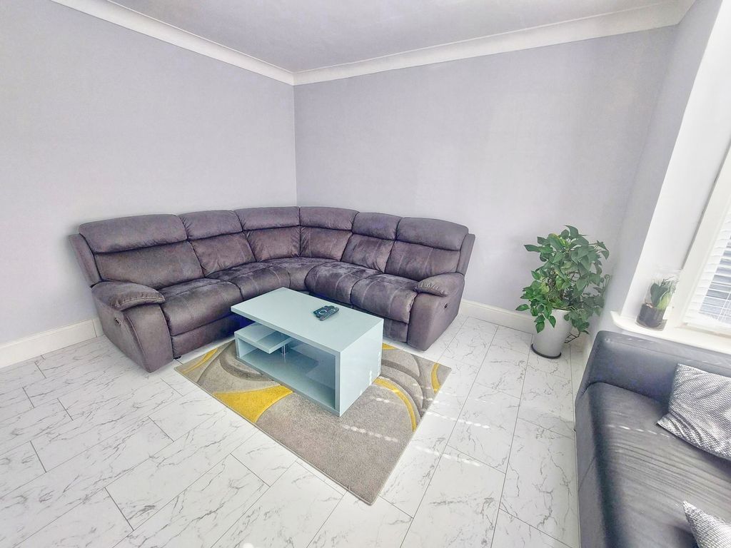 Property photo 3 of 33 20250407_140629