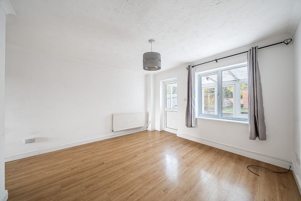 Property photo 3 of 10 Picture No. 13