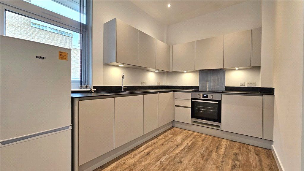 Property photo 2 of 8 Kitchen