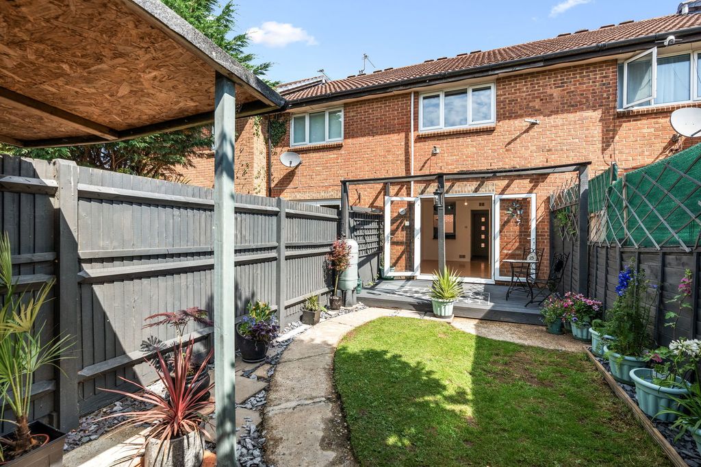 Property photo 2 of 23