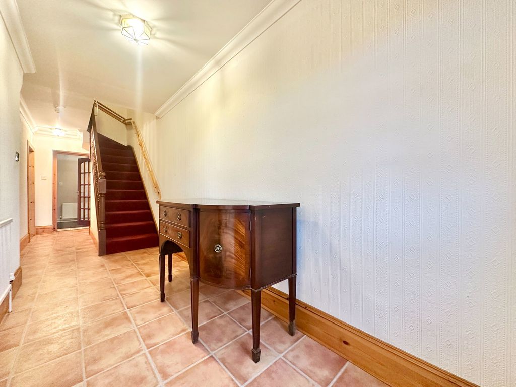 Property photo 2 of 30