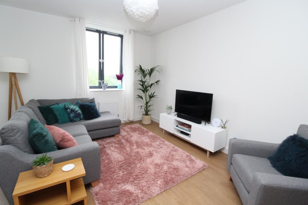 Property photo 1 of 9 Lounge