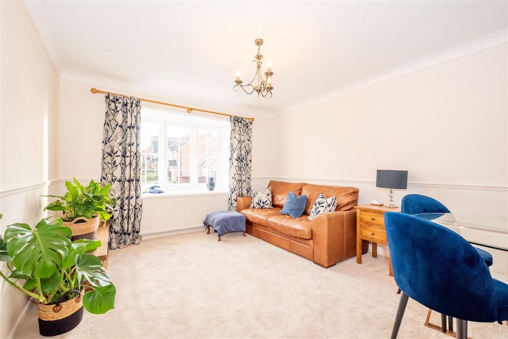 Property photo 2 of 19