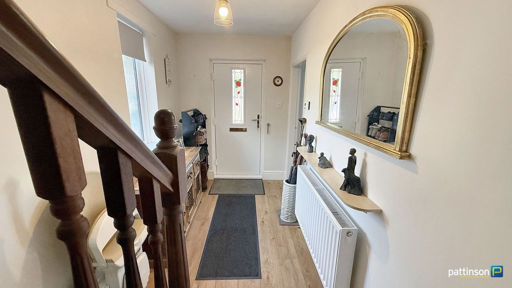 Property photo 2 of 32