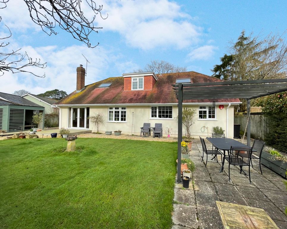 Property photo 3 of 18