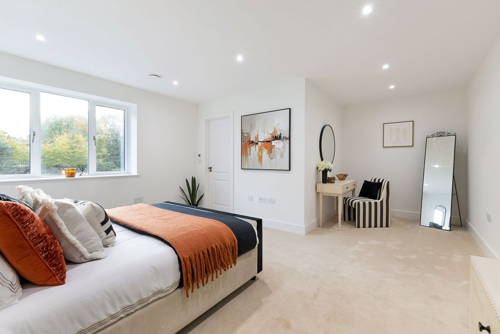 Additional image 11 of 4 bed semi-detached house for saleHurst Villas, Hurst Road, East Molesey KT8
