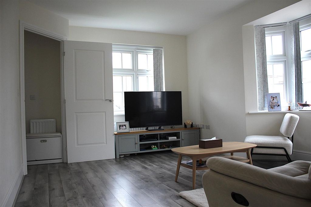 Property photo 2 of 12 Img_1112.Jpg