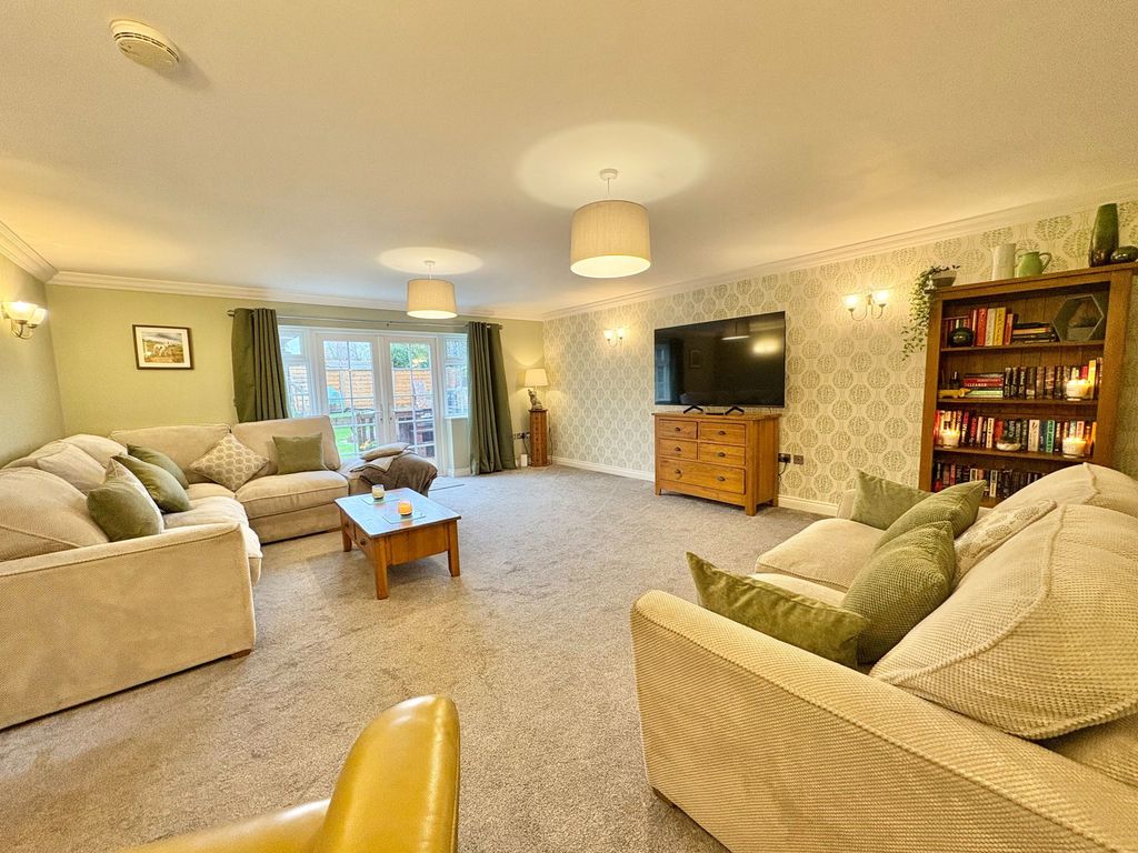 Property photo 3 of 31