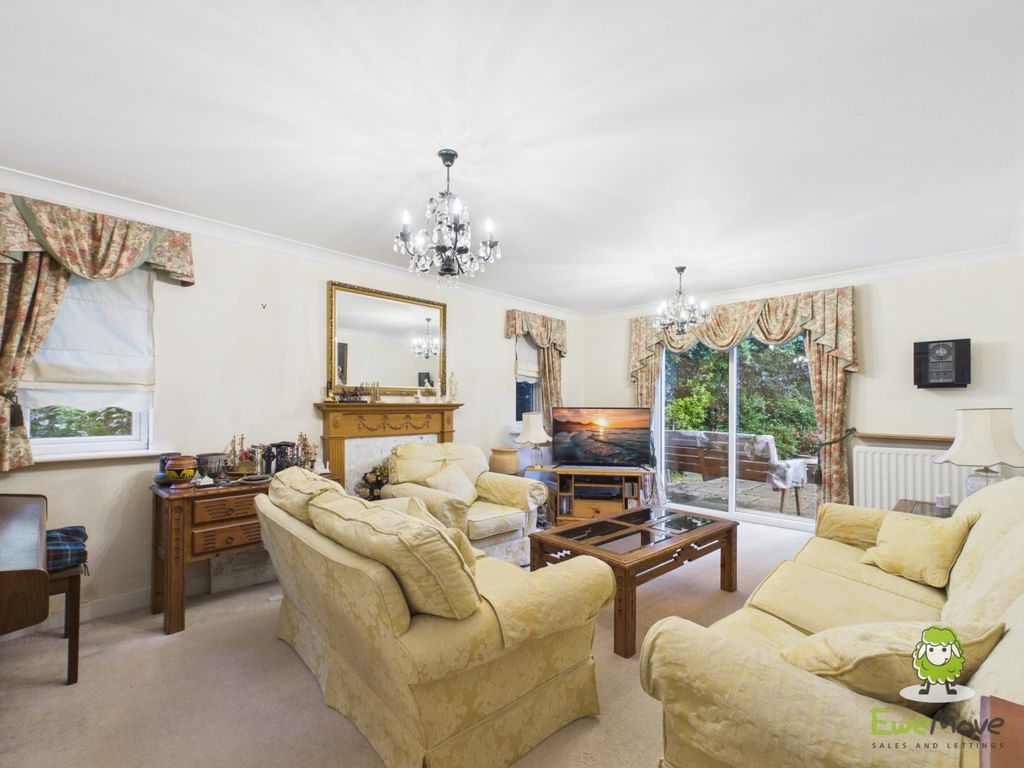 Property photo 3 of 15 Ewemove Estate Agents Basingstoke - Taylor Drive