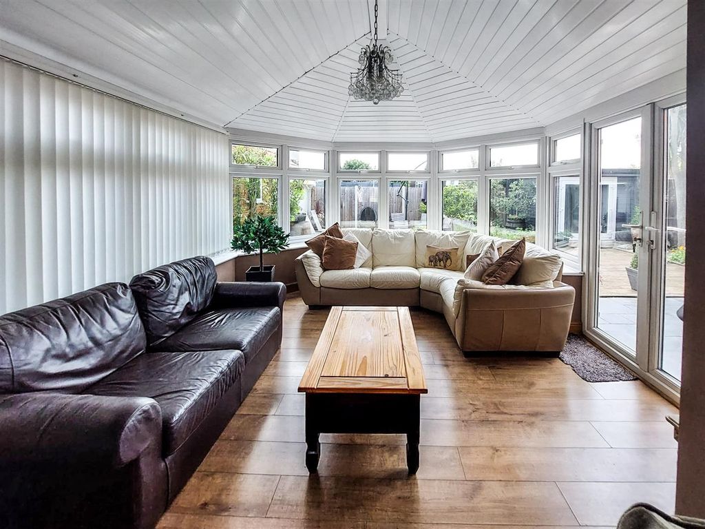 Property photo 3 of 20 Sitting Room