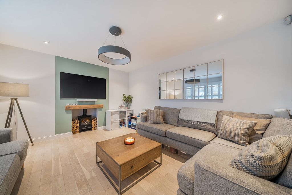 Property photo 3 of 17 Sitting Room