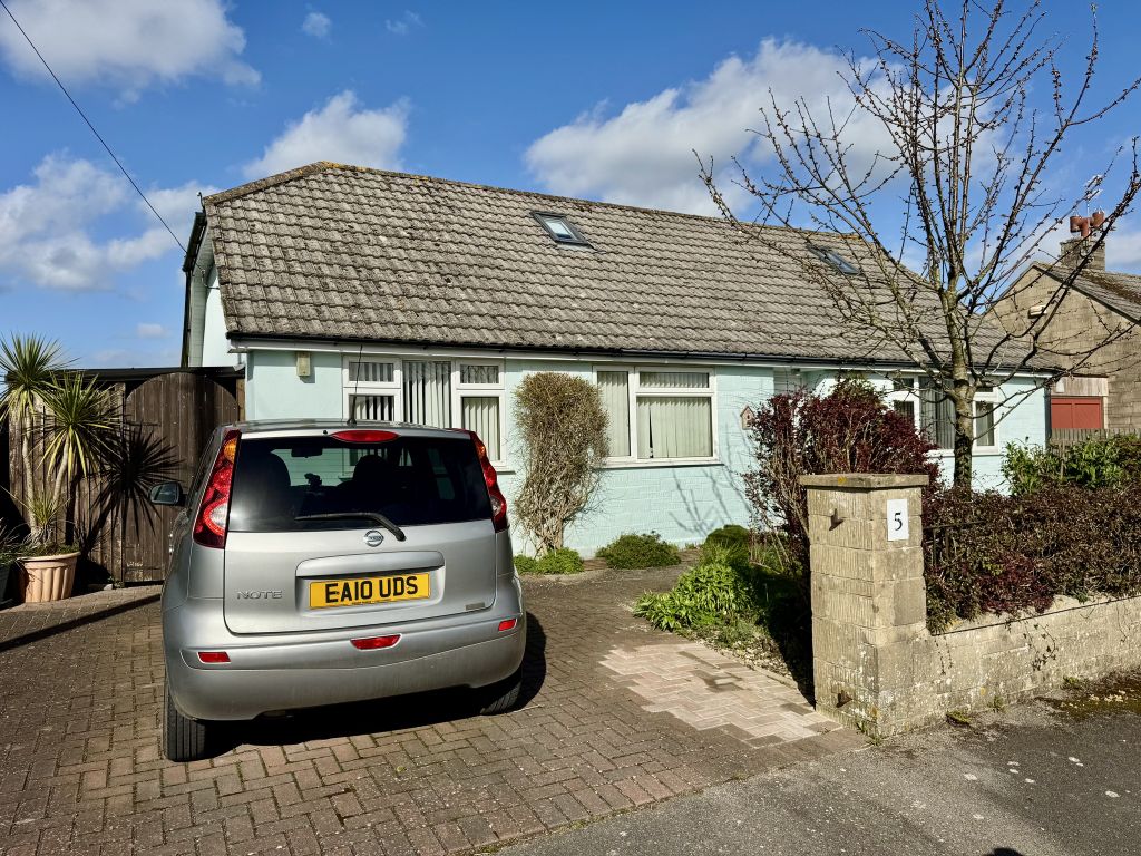 Property photo 2 of 27