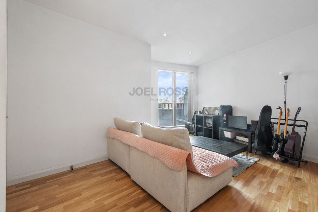 Property photo 2 of 11
