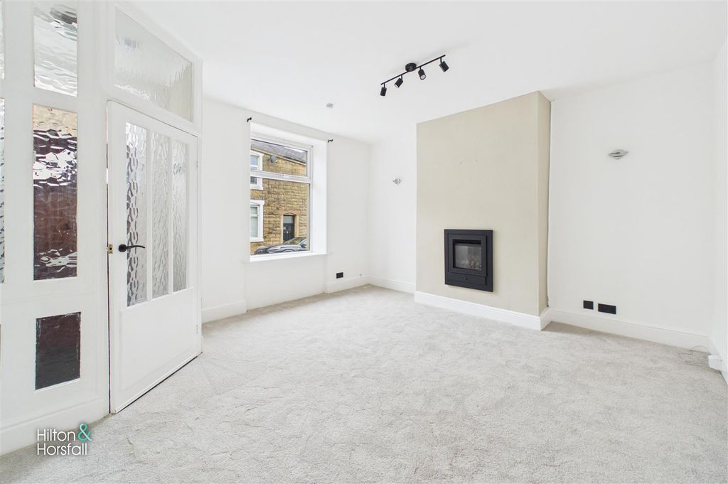Property photo 2 of 11 Queen Street