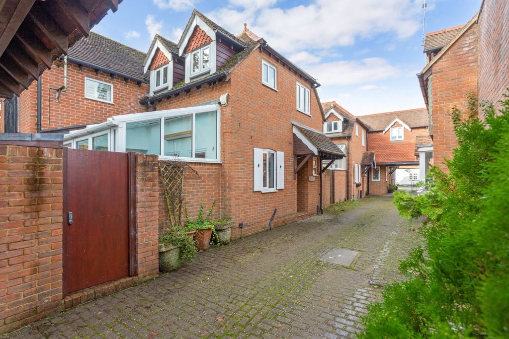 Property photo 2 of 18 Pebble Cottage 32...
