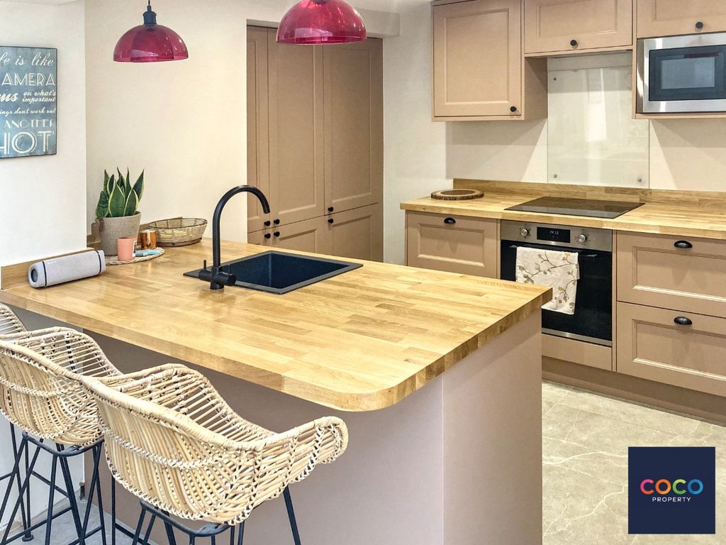 Property photo 2 of 21 4859633