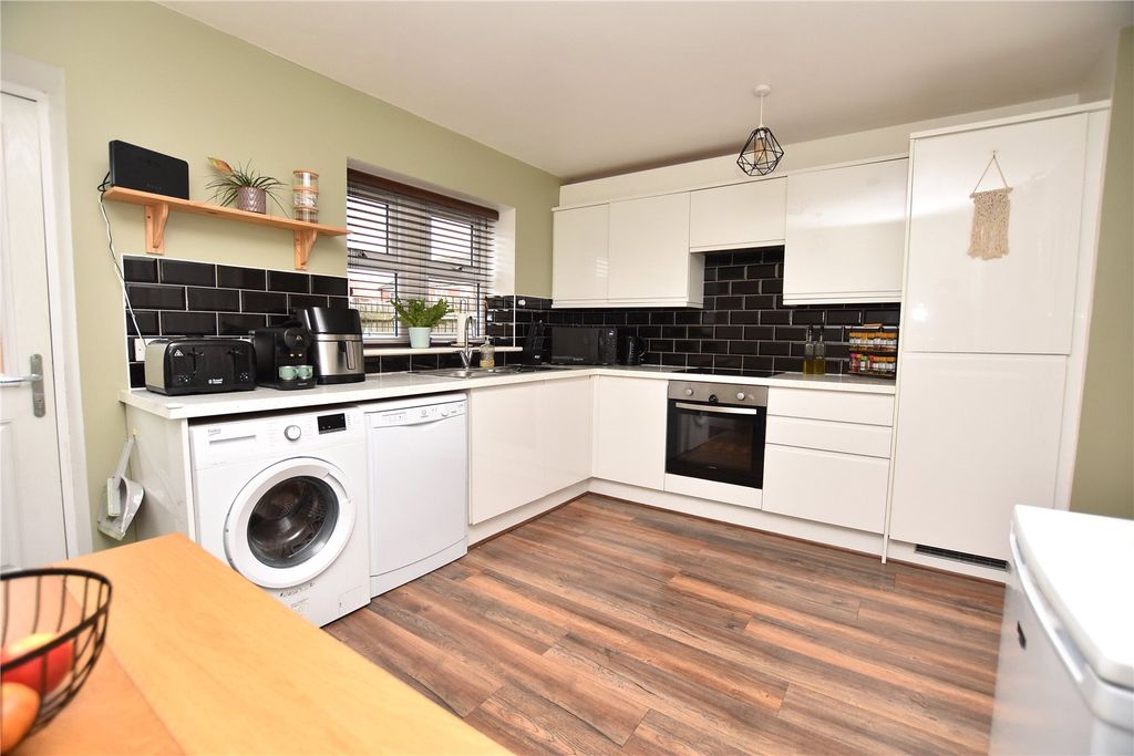 Property photo 3 of 19 Picture No. 45
