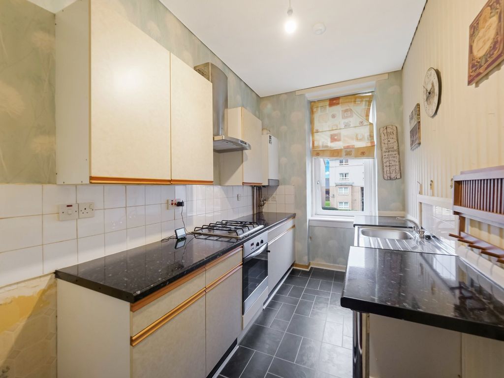 Property photo 3 of 12 Kitchen